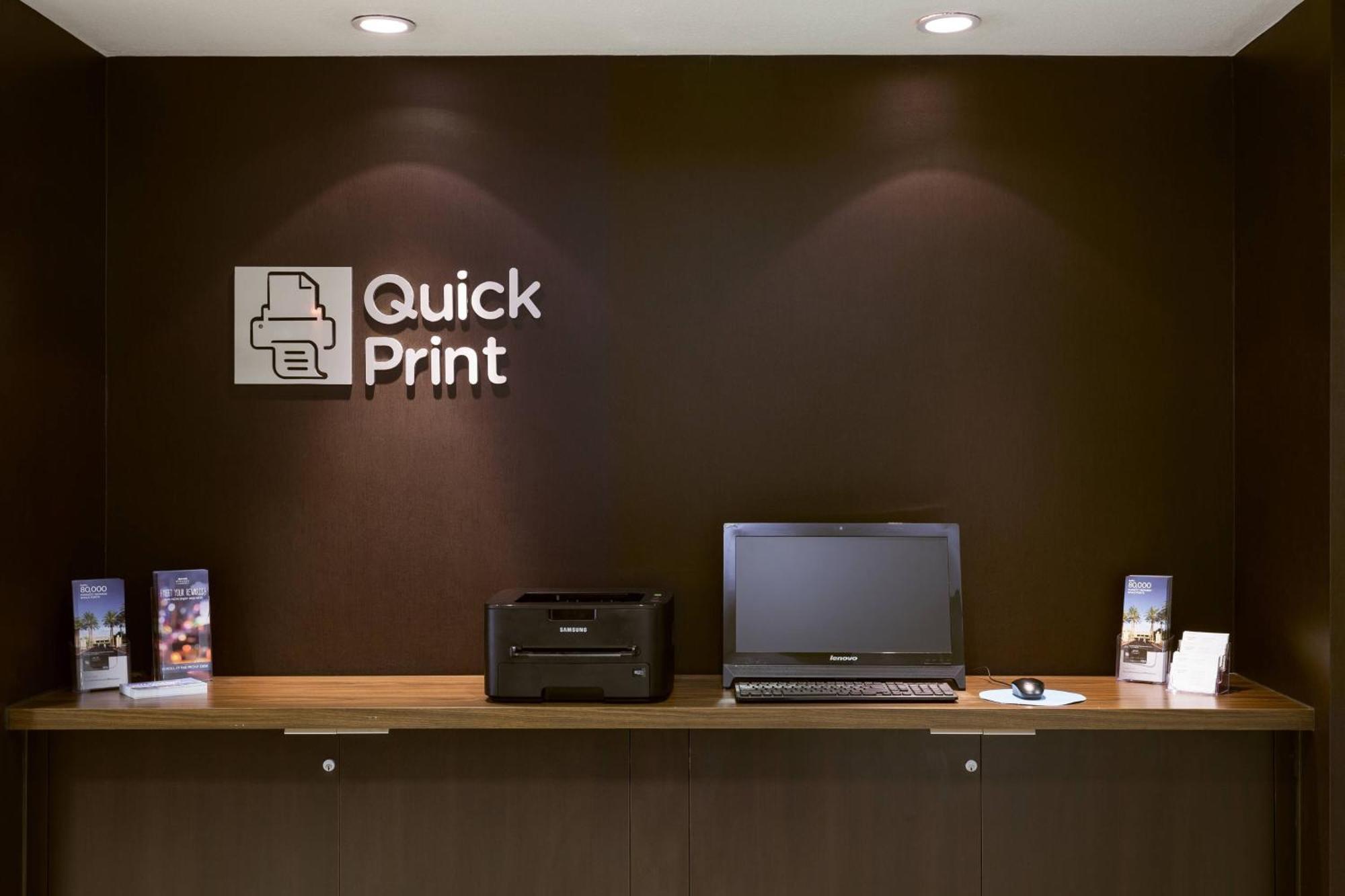Courtyard By Marriott Stockton Hotel Exterior foto