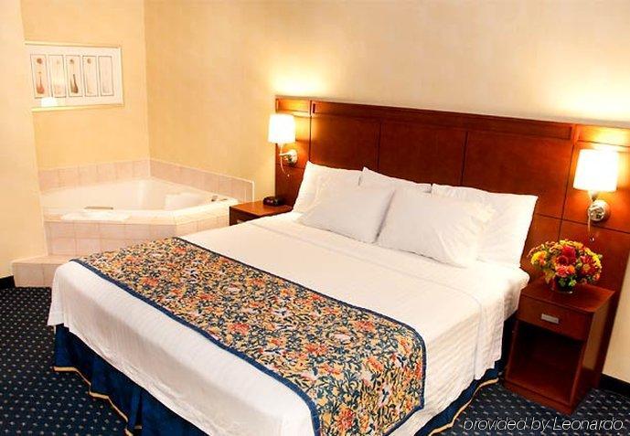 Courtyard By Marriott Stockton Hotel Quarto foto